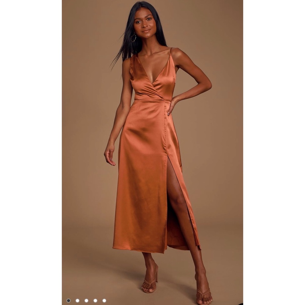 Lulu’s Bronze/Rust Satin Asymmetrical Midi Dress🍊